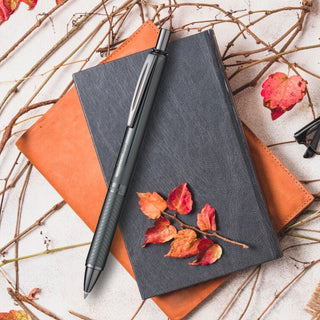 BL407 ENERGEL METAL-MET BLACK BODY BLUE INK